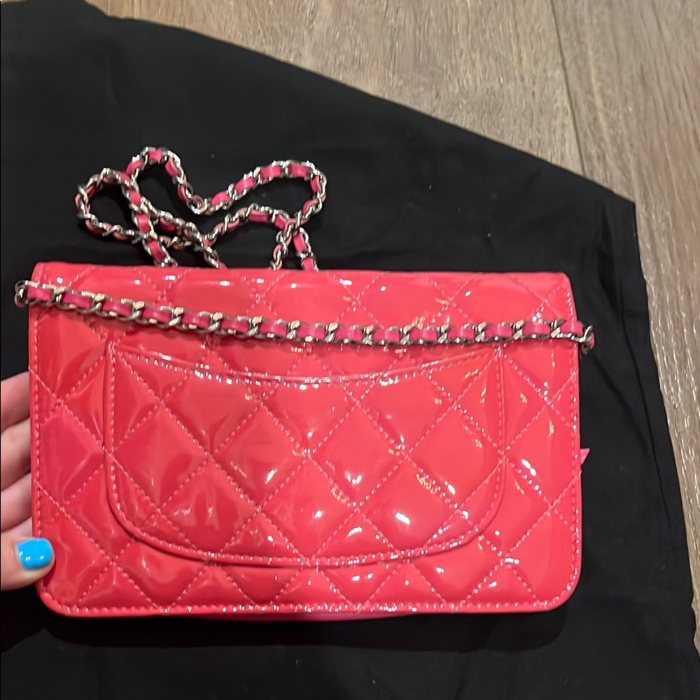 Chanel Pink Quilted Crossbody Bag with Iconic Chain - Picture 5 of 9